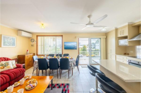 3 Tomaree Street - Spacious 4 bedroom house with air con situated in the heart of Nelson Bay